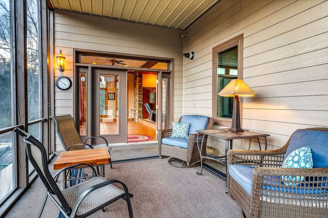 525 Harbor Dr, Lancaster, TN 38569