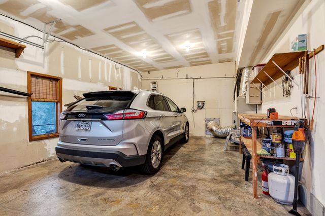 525 Harbor Dr, Lancaster, TN 38569