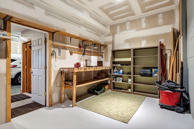 525 Harbor Dr, Lancaster, TN 38569