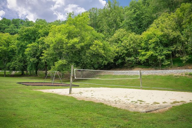 525 Harbor Dr, Lancaster, TN 38569