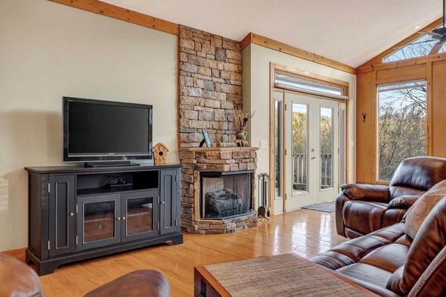 525 Harbor Dr, Lancaster, TN 38569