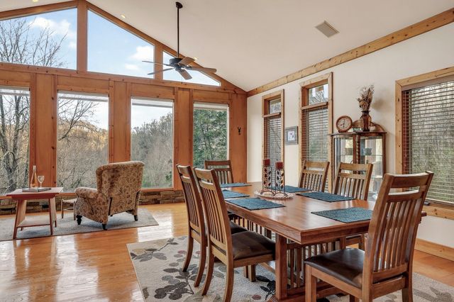 525 Harbor Dr, Lancaster, TN 38569