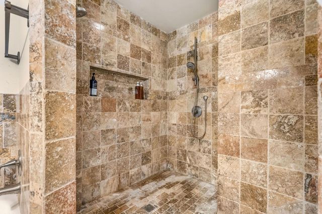 4012 TAYLOR DR, Fairfax, VA 22032