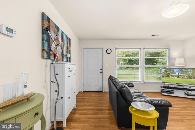 4012 TAYLOR DR, Fairfax, VA 22032