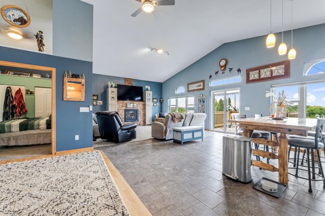 160 N State Road 35, Alma, WI 54610