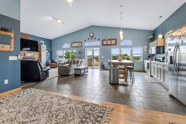 160 N State Road 35, Alma, WI 54610