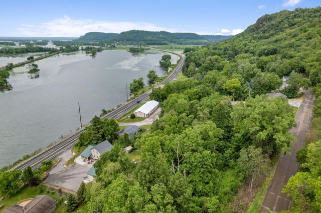 160 N State Road 35, Alma, WI 54610