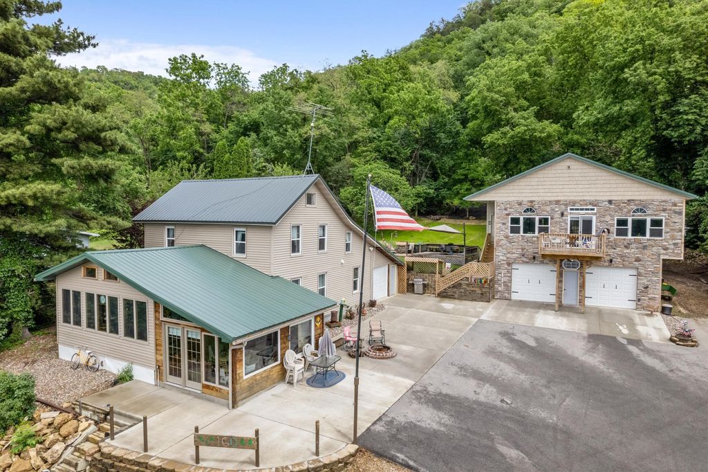 160 N State Road 35, Alma, WI 54610