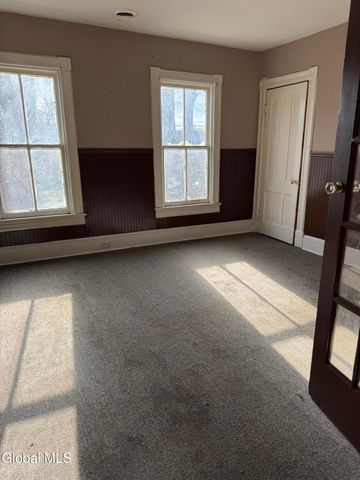 102 W 8th Avenue, Gloversville, NY 12078