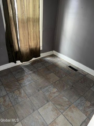 102 W 8th Avenue, Gloversville, NY 12078