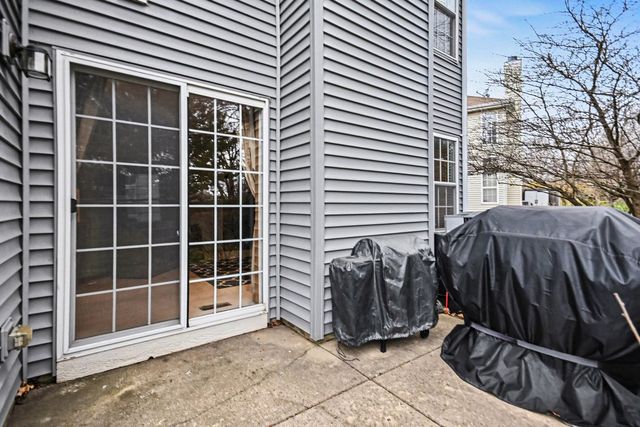 526 Lancaster Drive, Pingree Grove, IL 60140