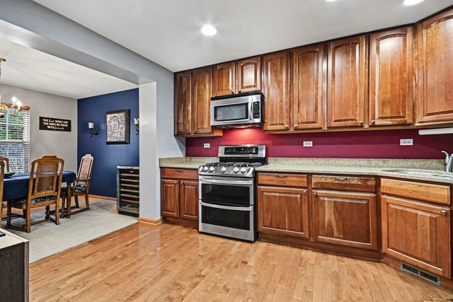 526 Lancaster Drive, Pingree Grove, IL 60140