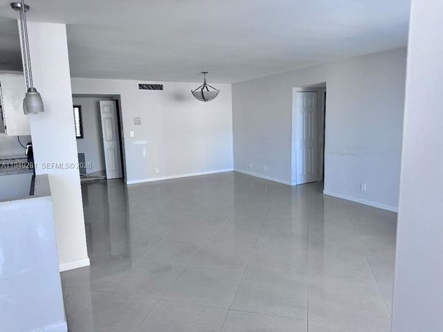 1904 S Ocean Dr 808, Hallandale Beach, FL 33009