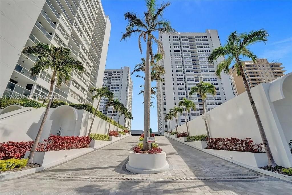 1904 S Ocean Dr 808, Hallandale Beach, FL 33009