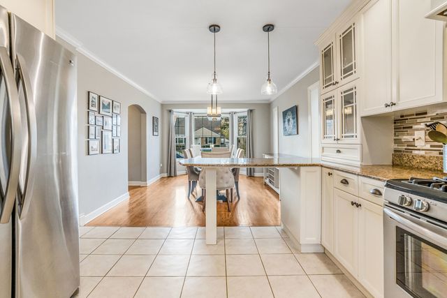 1907 Portsmouth Avenue, Westchester, IL 60154