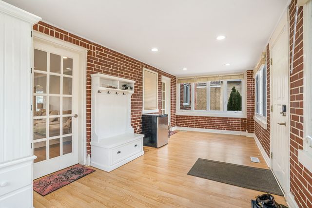 1907 Portsmouth Avenue, Westchester, IL 60154