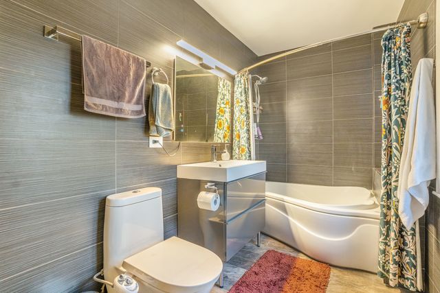 1907 Portsmouth Avenue, Westchester, IL 60154