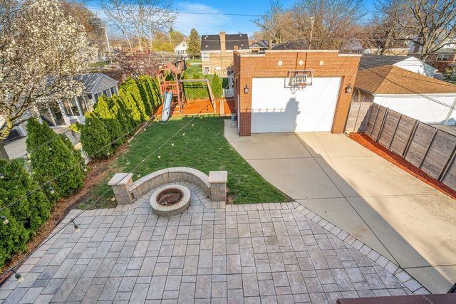 1907 Portsmouth Avenue, Westchester, IL 60154