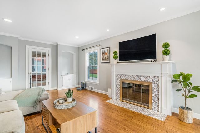 1907 Portsmouth Avenue, Westchester, IL 60154