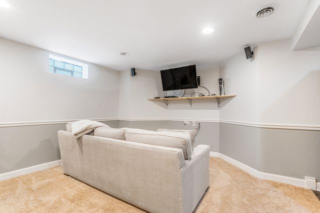 1907 Portsmouth Avenue, Westchester, IL 60154