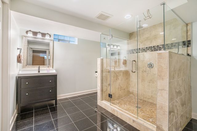 1907 Portsmouth Avenue, Westchester, IL 60154