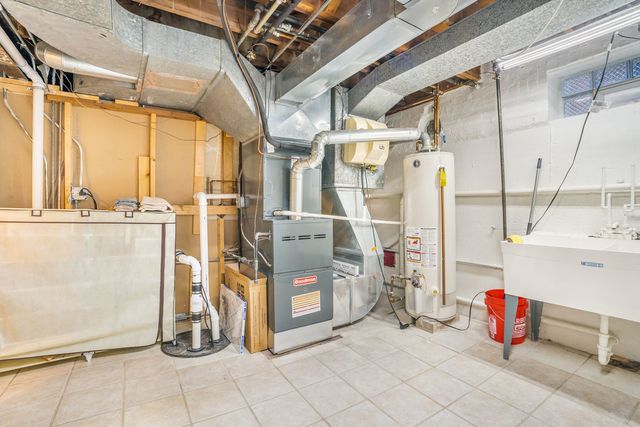 1907 Portsmouth Avenue, Westchester, IL 60154