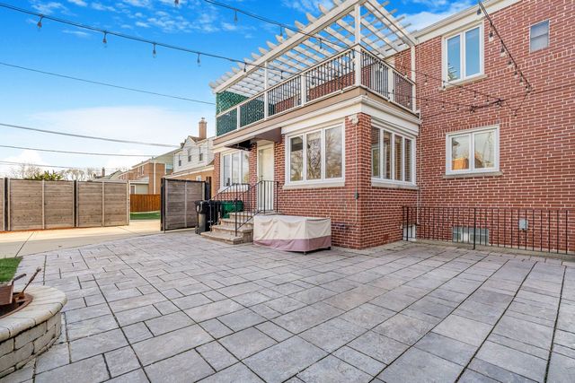 1907 Portsmouth Avenue, Westchester, IL 60154