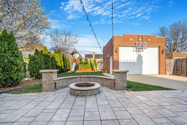 1907 Portsmouth Avenue, Westchester, IL 60154