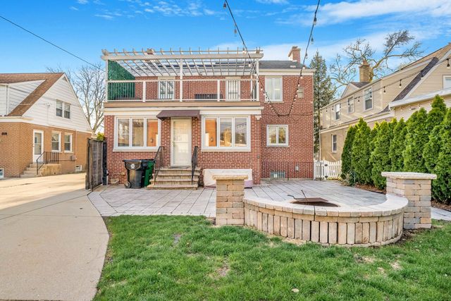 1907 Portsmouth Avenue, Westchester, IL 60154