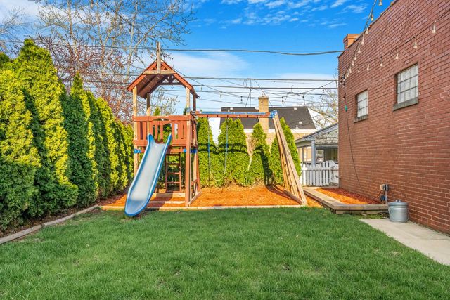 1907 Portsmouth Avenue, Westchester, IL 60154