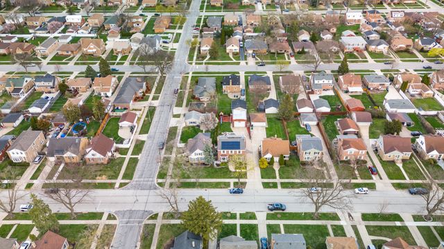 1907 Portsmouth Avenue, Westchester, IL 60154