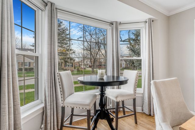 1907 Portsmouth Avenue, Westchester, IL 60154