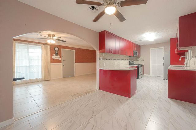 7022 Triola Lane, Houston, TX 77074