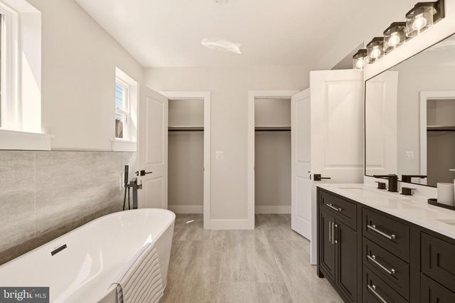 724 ROCK CREEK CHURCH RD NW, Washington, DC 20010