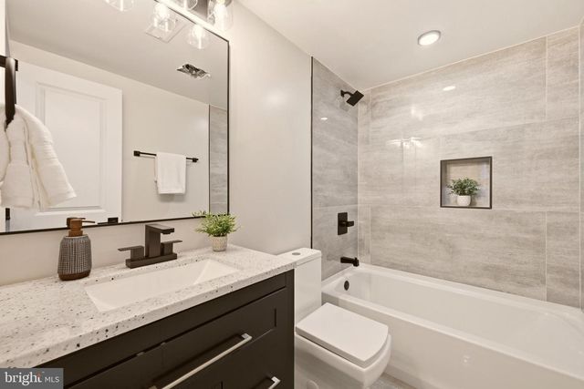 724 ROCK CREEK CHURCH RD NW, Washington, DC 20010