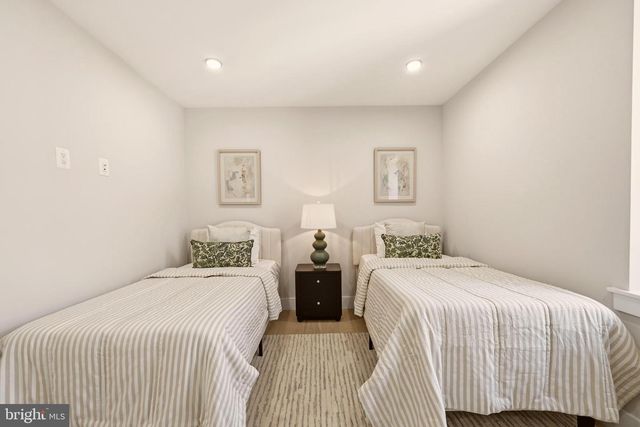 724 ROCK CREEK CHURCH RD NW, Washington, DC 20010