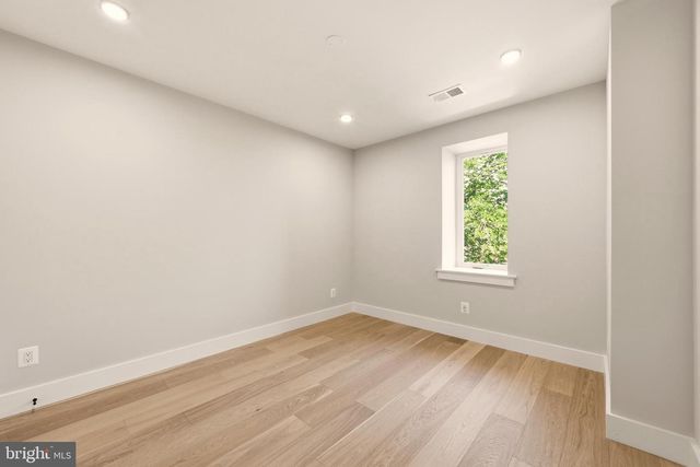 724 ROCK CREEK CHURCH RD NW, Washington, DC 20010
