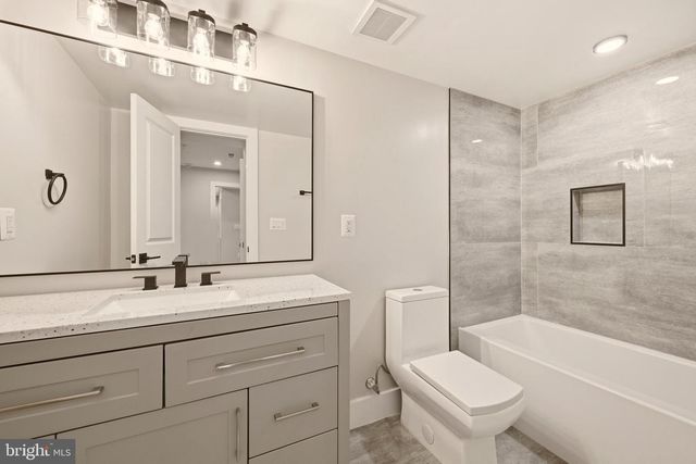 724 ROCK CREEK CHURCH RD NW, Washington, DC 20010