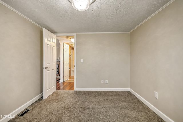 1302 Camelia Avenue, Kingsport, TN 37660