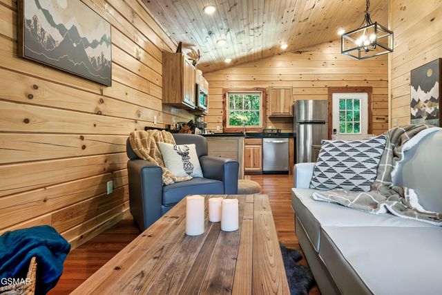 1633 Misty Hollow Way Way, Gatlinburg, TN 37738