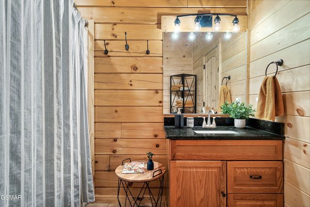 1633 Misty Hollow Way Way, Gatlinburg, TN 37738