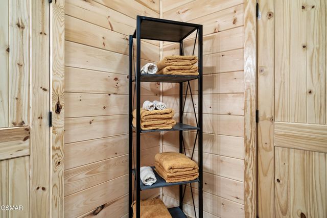 1633 Misty Hollow Way Way, Gatlinburg, TN 37738