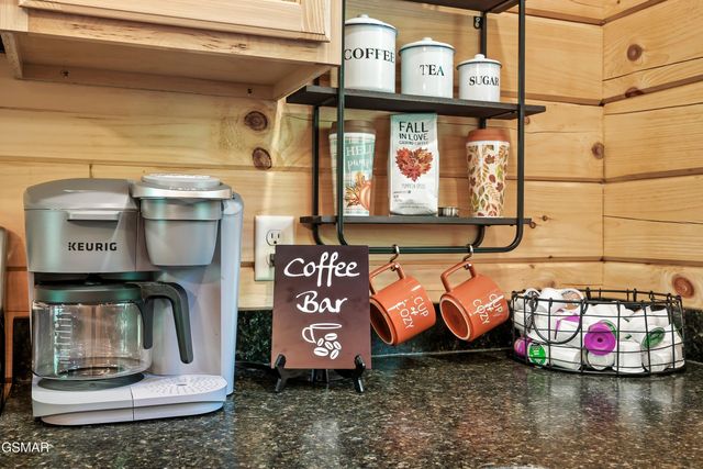 1633 Misty Hollow Way Way, Gatlinburg, TN 37738