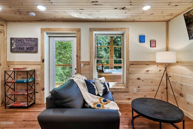 1633 Misty Hollow Way Way, Gatlinburg, TN 37738