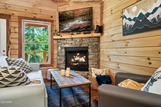 1633 Misty Hollow Way Way, Gatlinburg, TN 37738