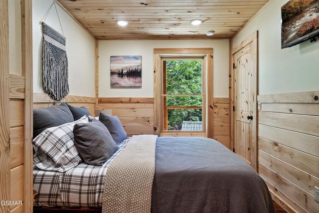 1633 Misty Hollow Way Way, Gatlinburg, TN 37738