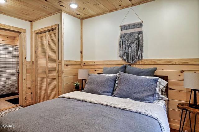 1633 Misty Hollow Way Way, Gatlinburg, TN 37738