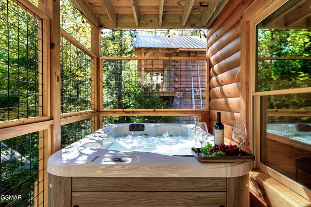 1633 Misty Hollow Way Way, Gatlinburg, TN 37738