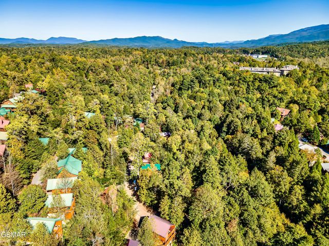 1633 Misty Hollow Way Way, Gatlinburg, TN 37738