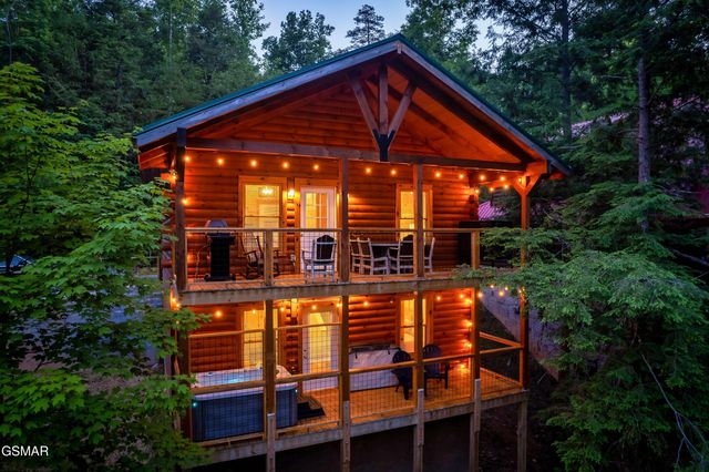 1633 Misty Hollow Way Way, Gatlinburg, TN 37738